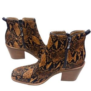 Sofft Cow Hair Ankle Boots Women's Western Bootie Size 10